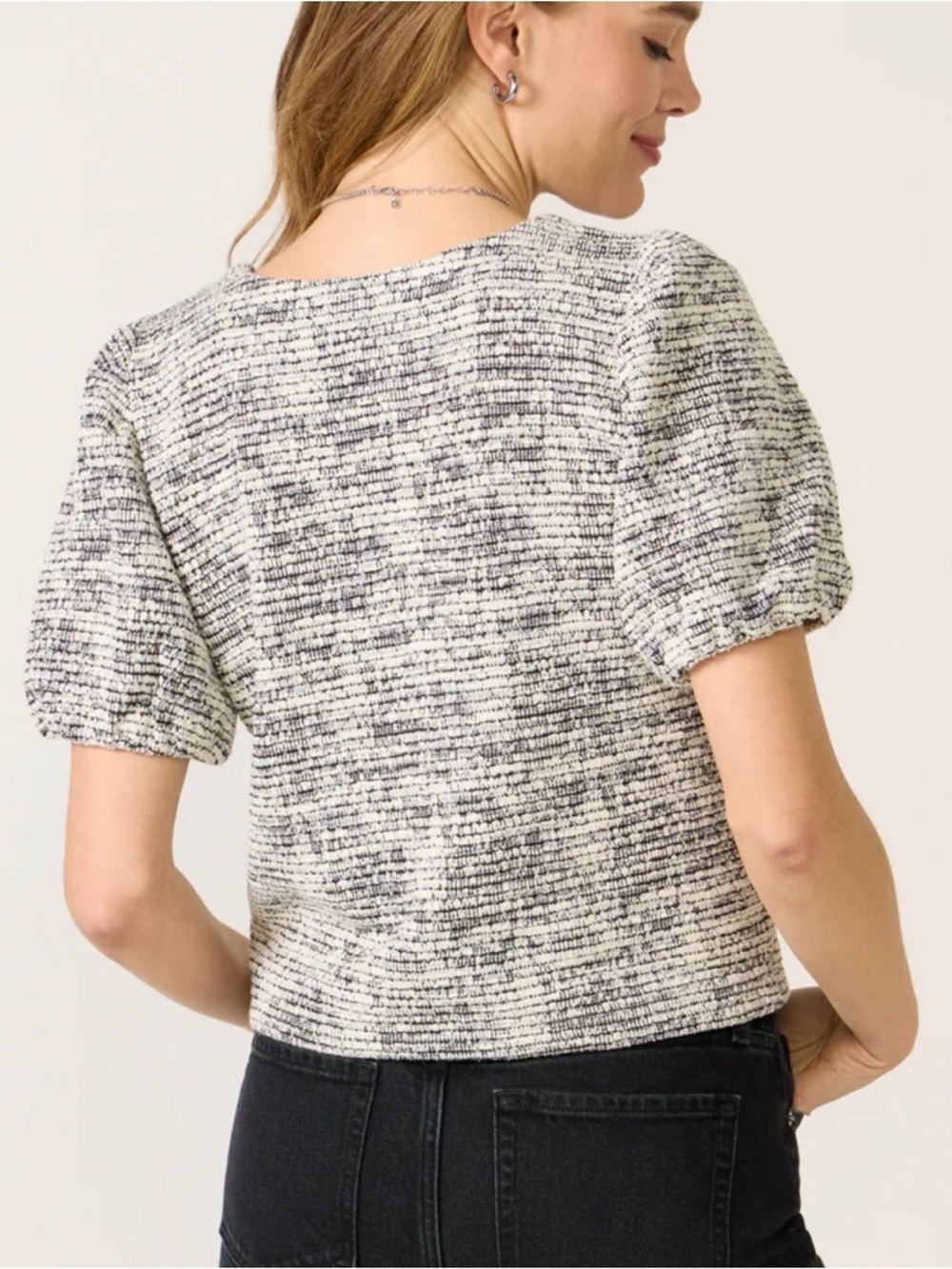 Evereve Cream and Black Textured Short Puff Sleeve Tunic - Picture 3 of 6